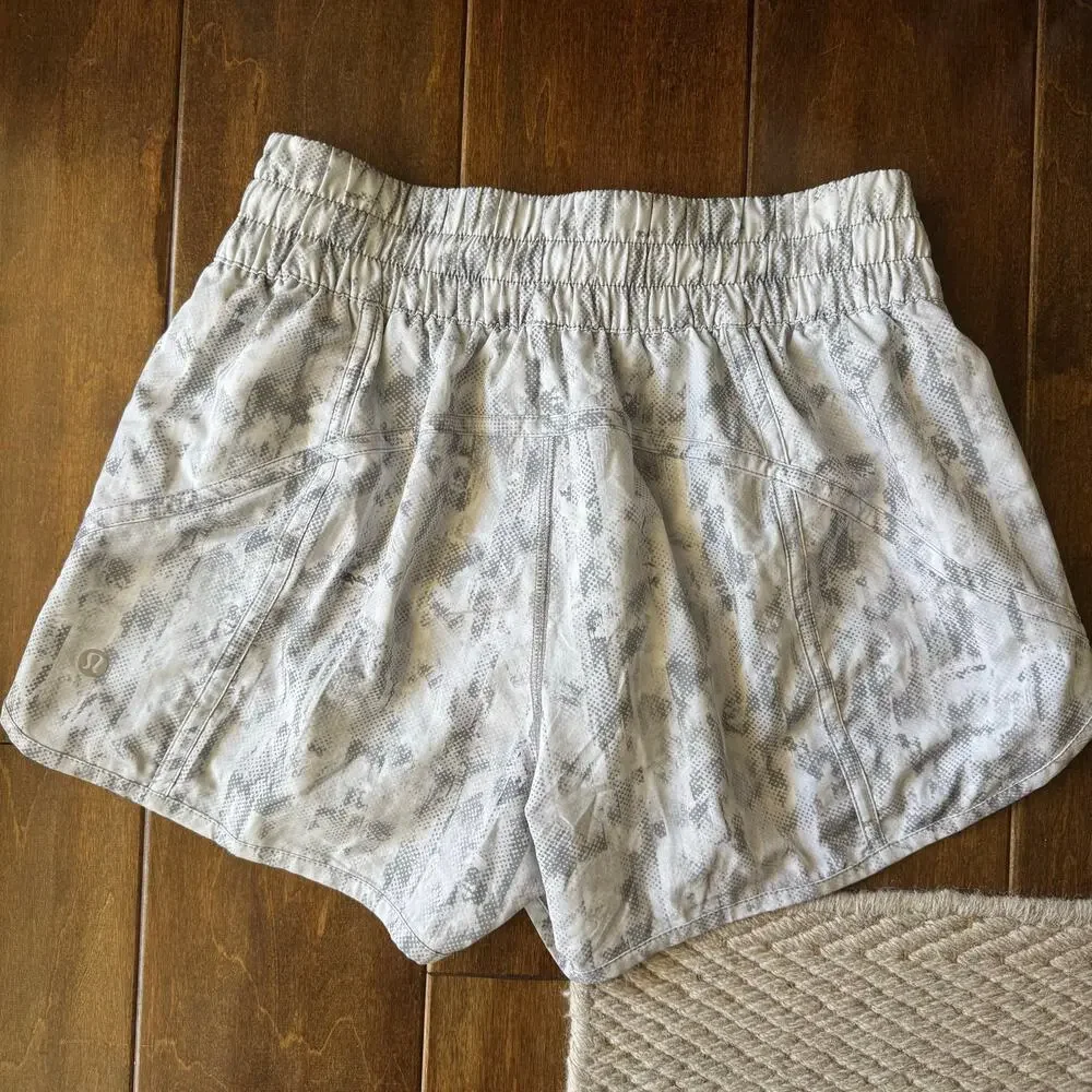 Lululemon Women's Tracker V Short 4